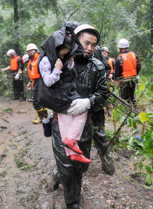 Two killed, 21 missing in Sichuan landslide