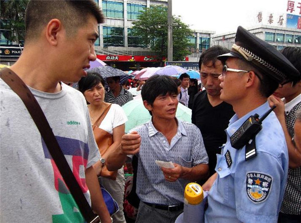 Guangzhou rail service suspended, 80,000 affected