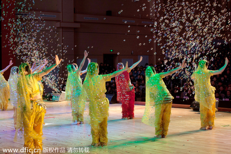 Inmates put on fashion show to celebrate festival