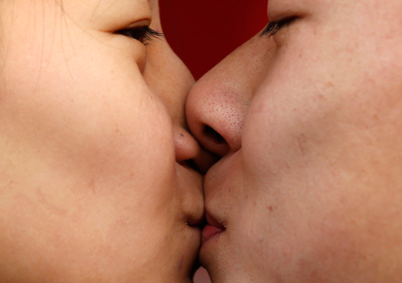 Kissing contest celebrates Valentine's Day in Beijing