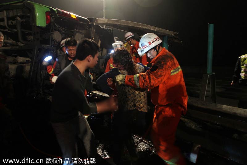 15 dead in pileups in southwest China's Chongqing