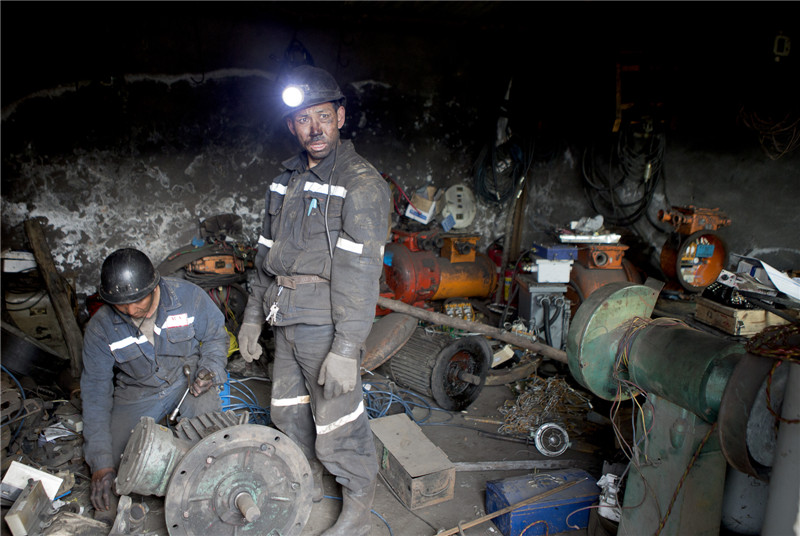 Racing against time for rescue in Yunnan mine flood