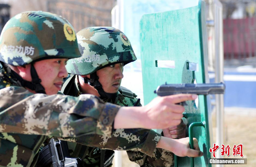 Xinjiang police boost anti-terror tactics