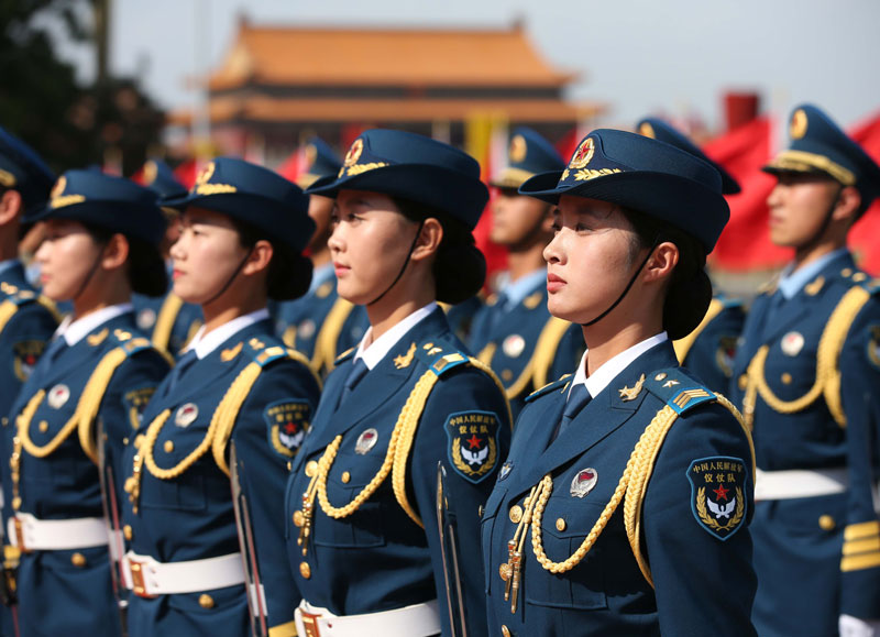 PLA Honor Guard debuts female members