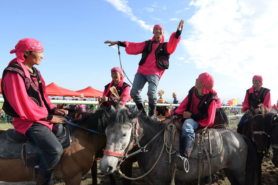 Herdsmen celebrate 60th birthday of Barkol