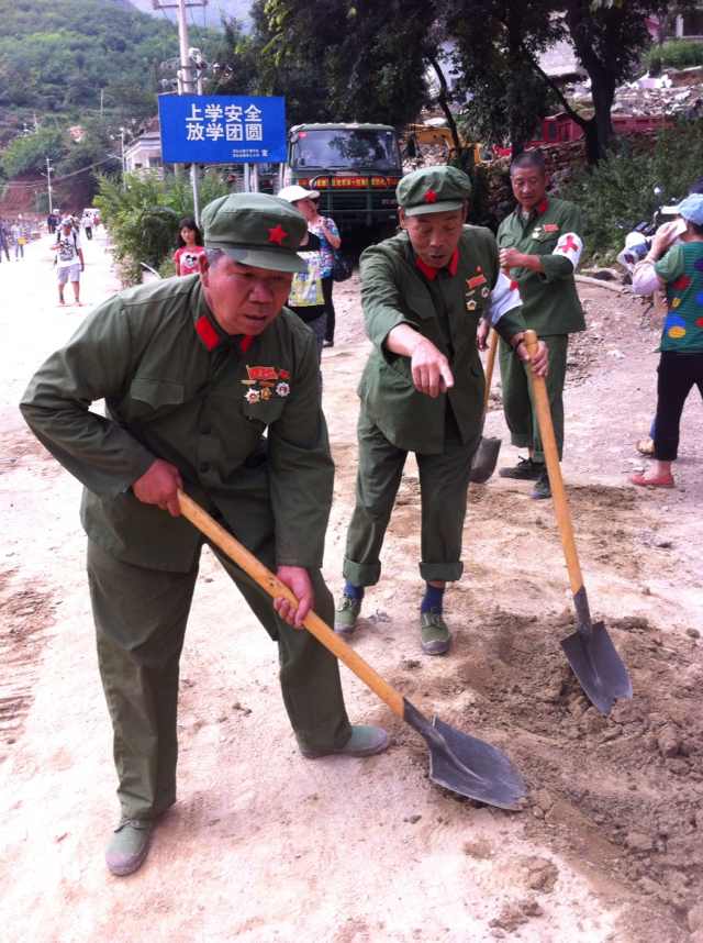 Vietnam War veteran aid in quake relief