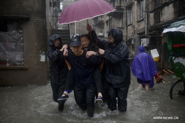 Rainstorms for E China as typhoon Fung-Wong prepares for landfall