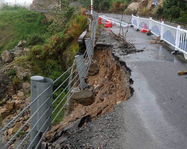 Typhoon Fung-Wong causes havoc in East China