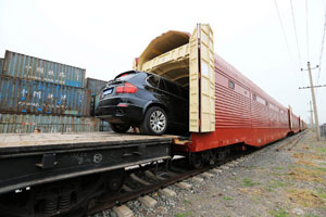 China's trains prepare for holiday travel peaks