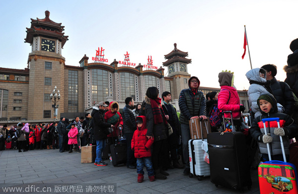 Passenger flow return peak as Spring Festival draws to an end