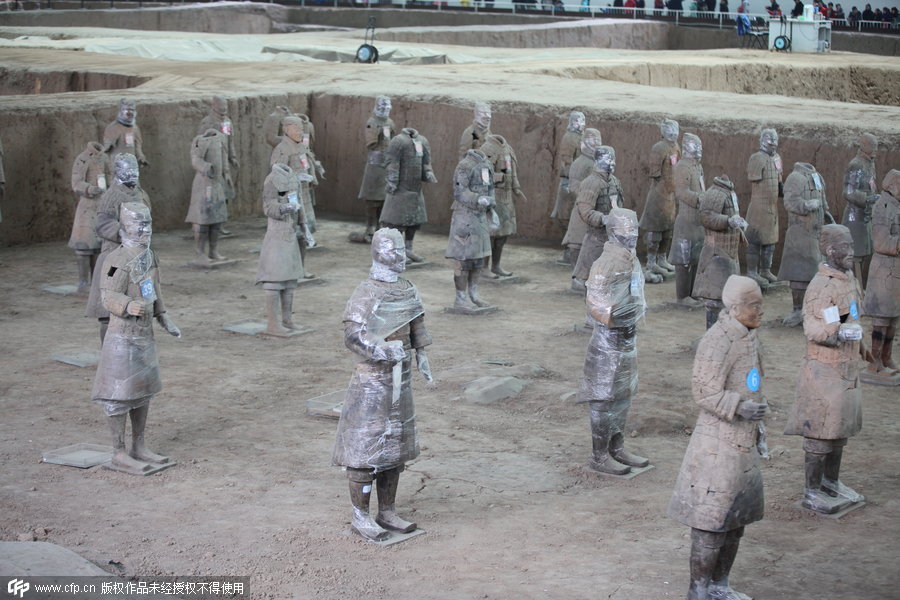 Restored terracotta warriors don 'scarves' and 'dresses'