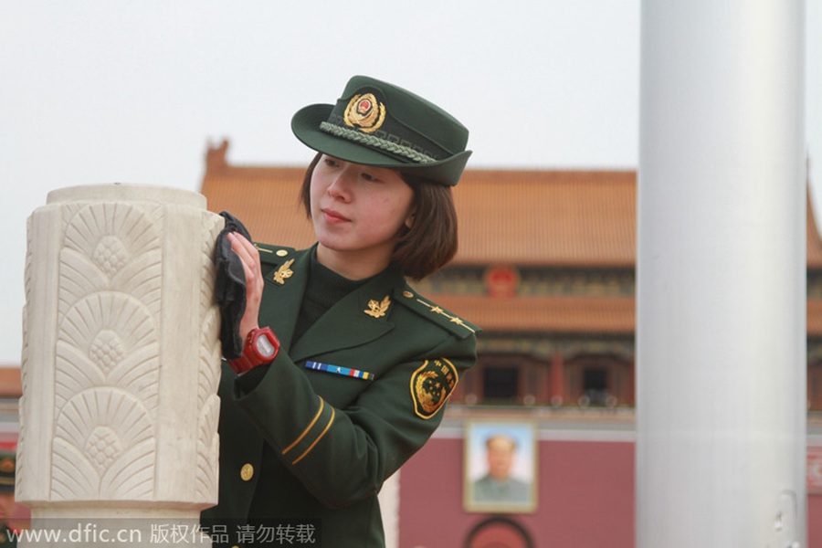 Tiananmen Square spring cleaned for two sessions