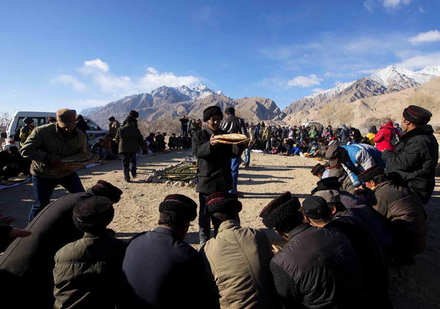 Tajiks in Xinjiang celebrate coming of spring