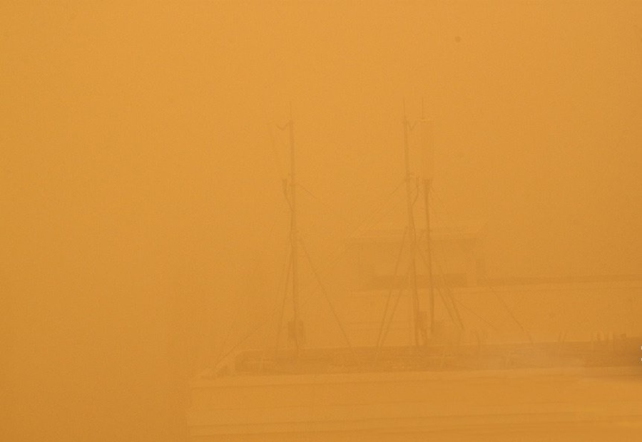 Sandstorm threatens the Mogao Grottoes