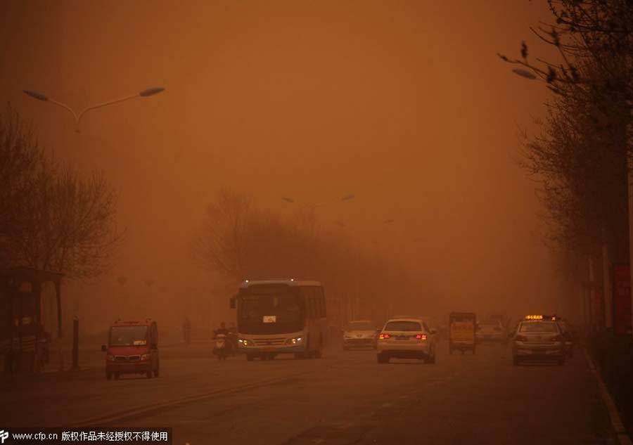 Sandstorm engulfs North China