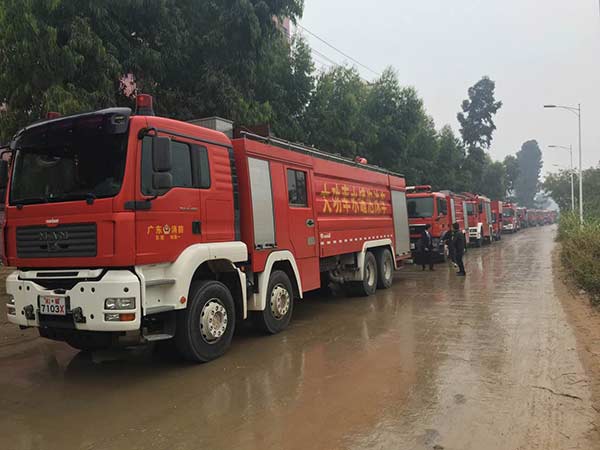 China cabinet sends group to coordinate landslide rescue