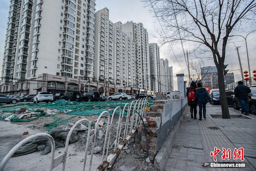 Beijing's closed communities to open up