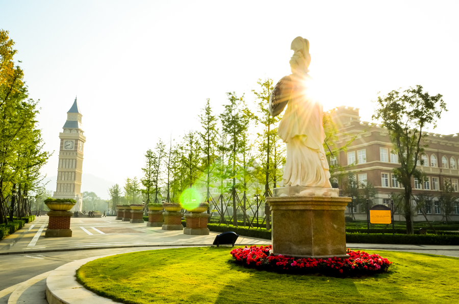 European castle-style campus wows in Southwest China