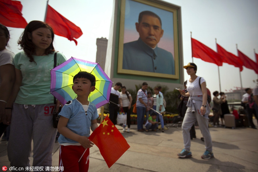 May Day tourism spikes at China's tourist spots