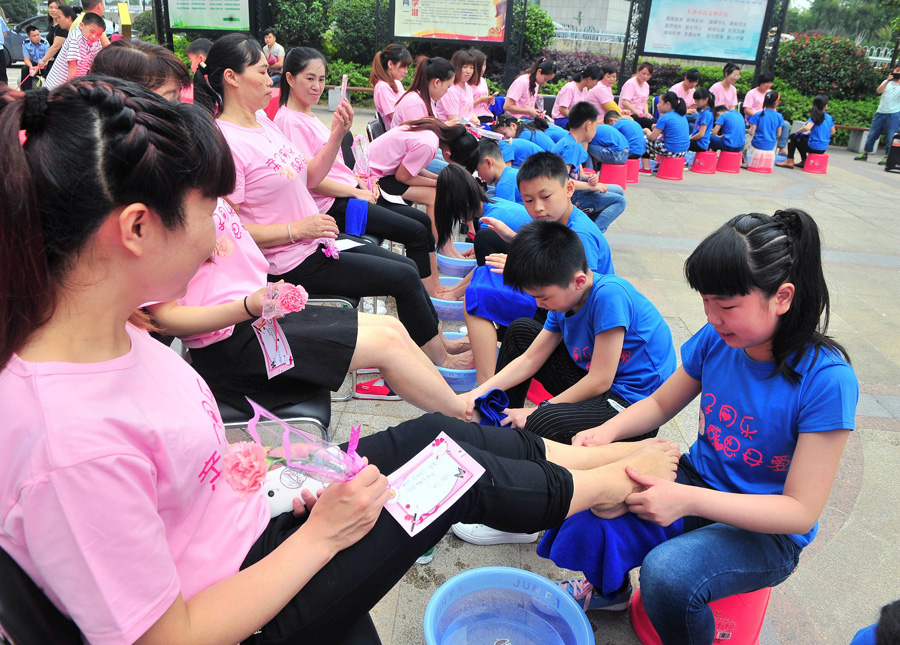 Celebrating Mother's Day throughout China