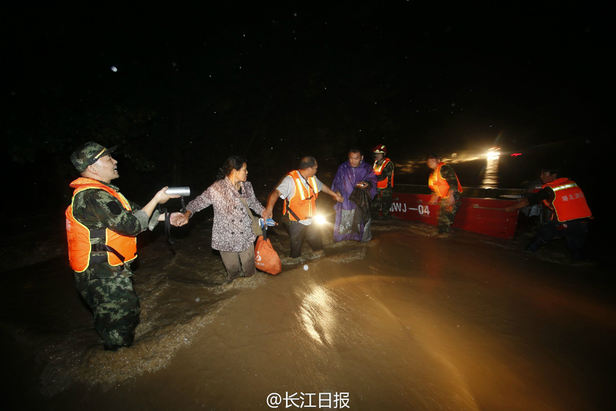 Yangtze River reaches flood stage for first time this year