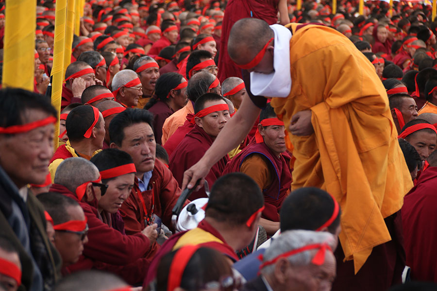 Devotees seek light, wisdom in Tibet