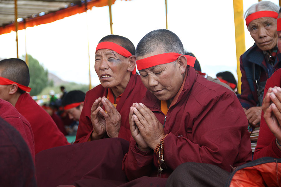 Devotees seek light, wisdom in Tibet