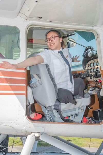 Girl loses legs to Wenchuan earthquake, wins a dream in Canada