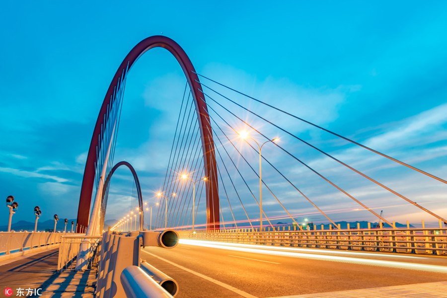 Hangzhou: A city of bridges