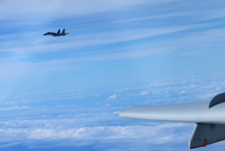 Chinese warcraft fly over Bashi Channel, Miyako Strait in drill