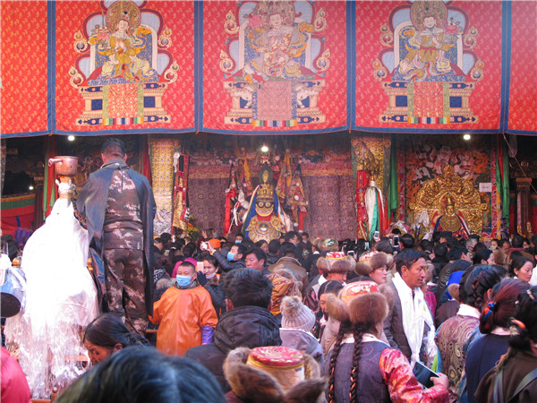 Lhasa celebrates festival of women's protector