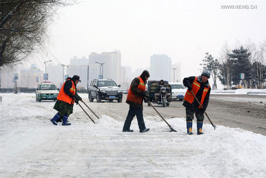 China issues blue alert for cold wave brought by blast of strong cold air