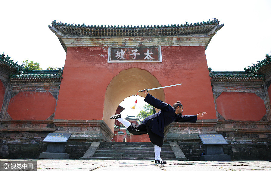 Mexican learns tai chi on Wudang Mountains for 25 times