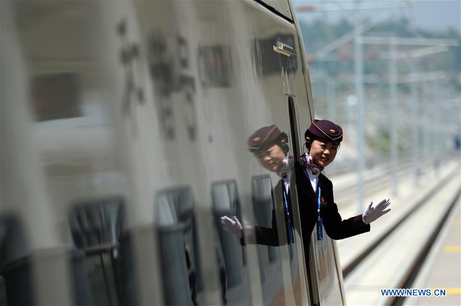 China's Baoji-Lanzhou high-speed railway line starts test runs