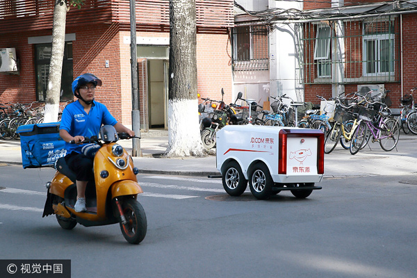 E-commerce giant launches robot courier