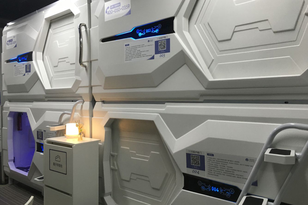 Smart unmanned capsule hotel opens in Chongqing