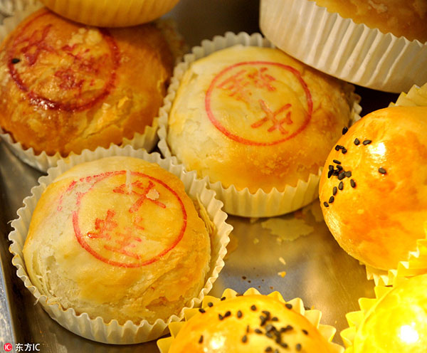 Smaller, low-calorie mooncakes popular as Chinese avoid extravagance, overweight