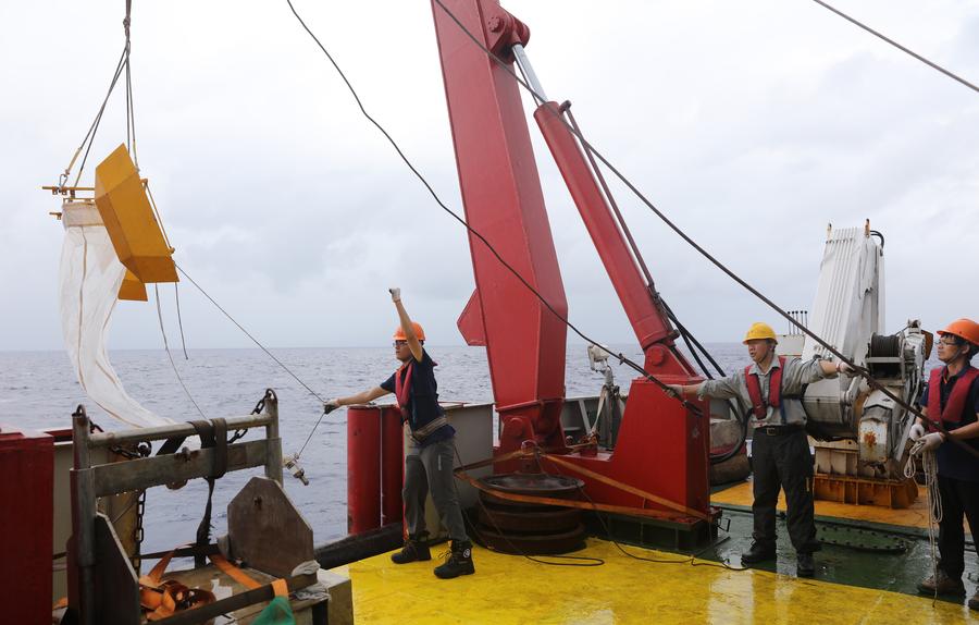 Polar icebreaker <EM>Snow Dragon</EM> arrives in Antarctic