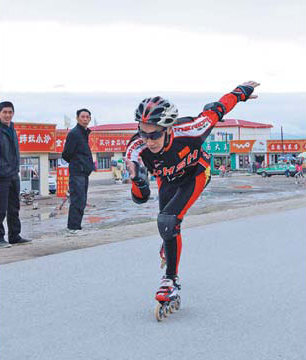 Free-wheeling seniors become ageless on skates