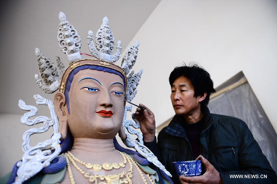 Regong arts industry booming in Qinghai's Tibetan area