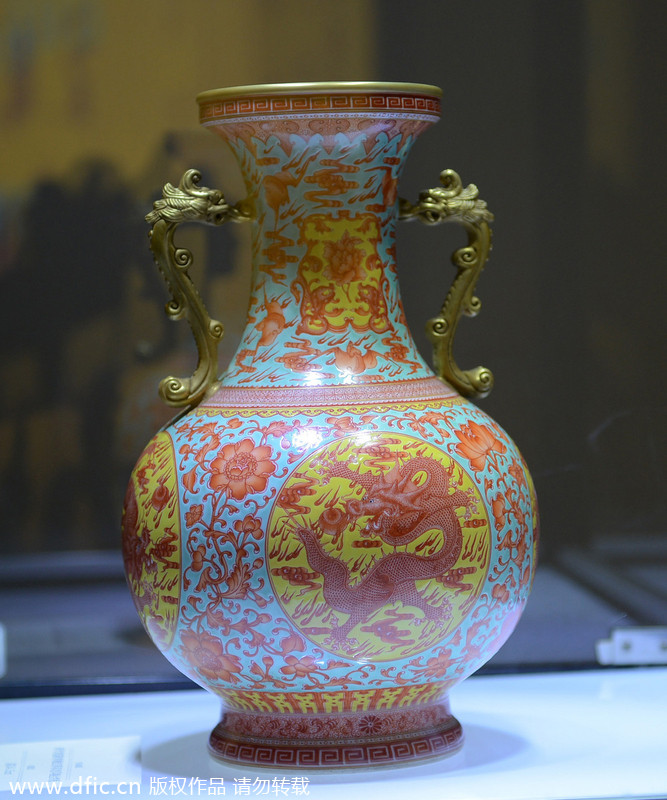 Chongqing art fair exhibits dynasty relics