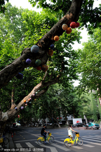 Socks hung out in Hangzhou's new 'art zone'