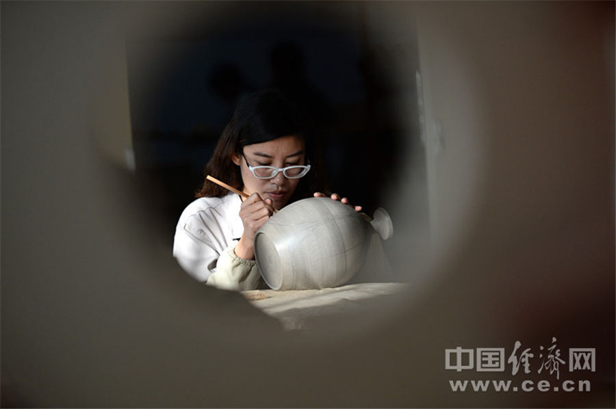 Ding porcelain making technique boom in Hebei