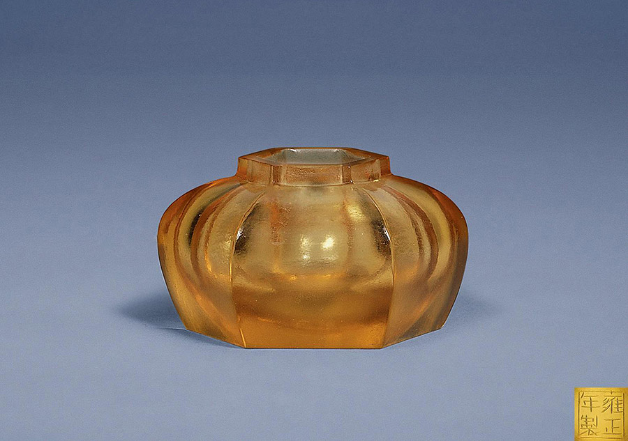 Exquisite ancient Chinese glass wares