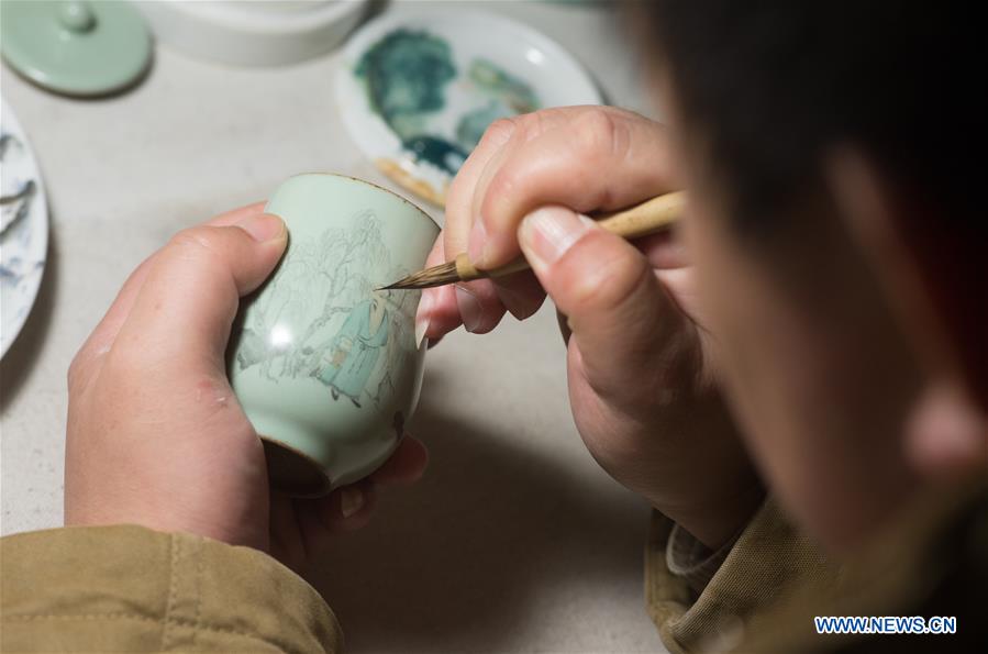 Traditional literati paintings created on porcelains in E China