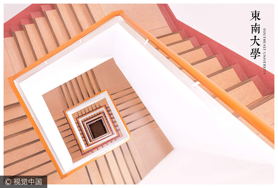 Student captures beautiful spiral stairways in Nanjing colleges