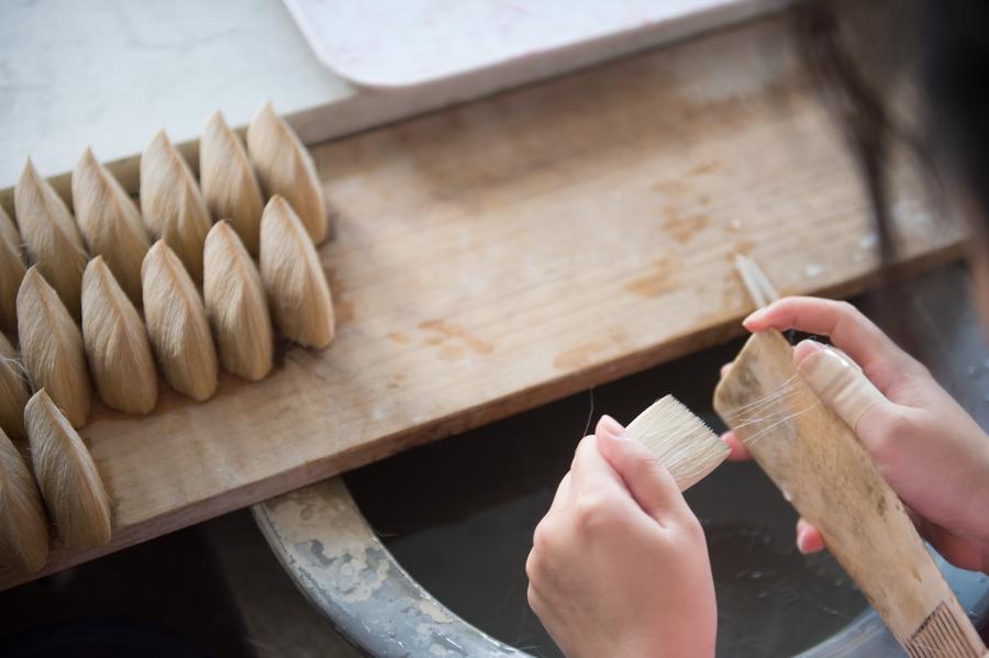 Huzhou factory produces prestigious writing brushes