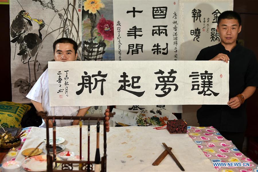 Man learns traditional Chinese art skills to change fate