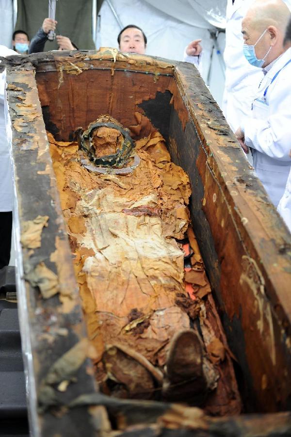 1,500-year-old coffin excavated from grassland in N China