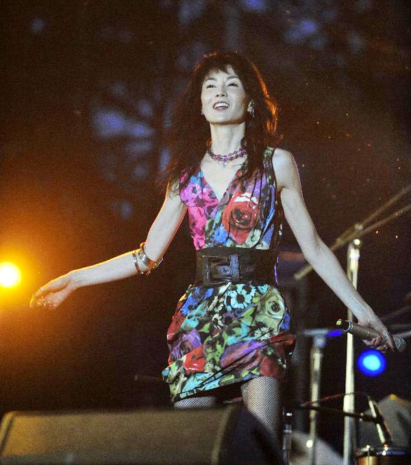 Maggie Cheung flops at music fests